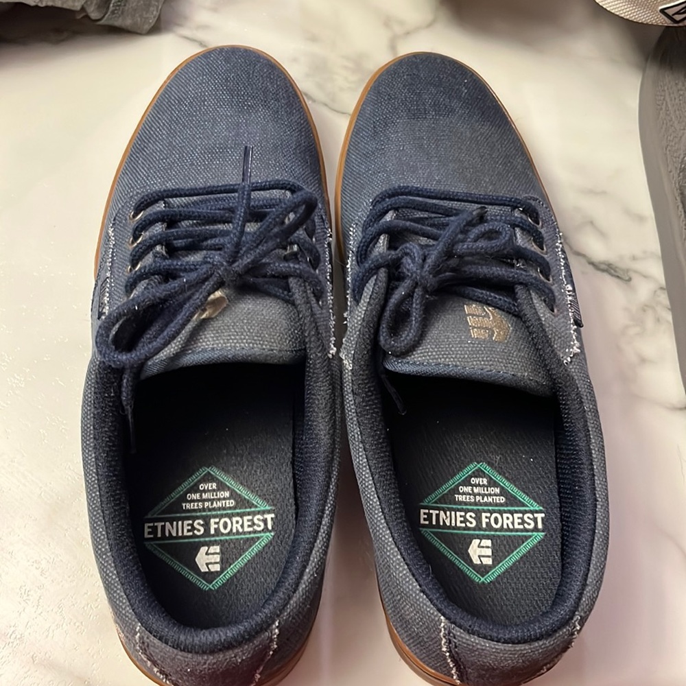 Etnies